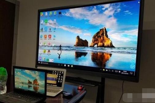 电脑屏幕如何投屏到电视机上？